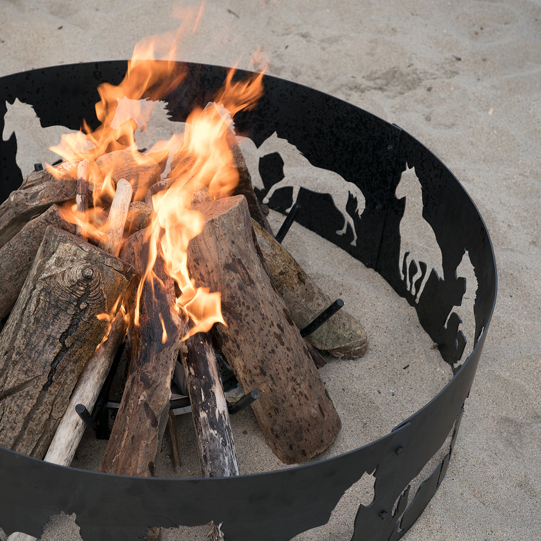 Fire pit log grate clearance